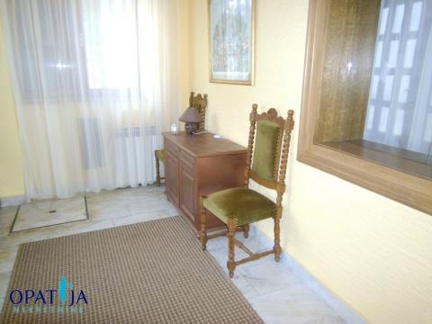 OPATIJA, PRILIKA!!!- apartmanska kuća za investiciju