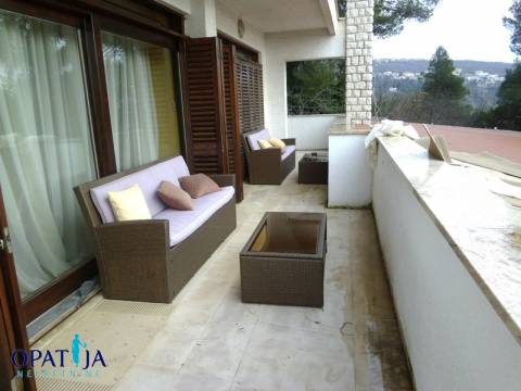 OPATIJA, PRILIKA!!!- apartmanska kuća za investiciju