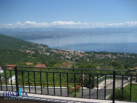 Lovran- stan na atraktivnoj lokaciji sa panoramskim pogledom