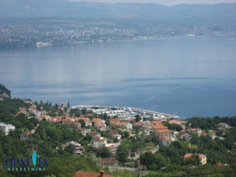 Lovran- stan na atraktivnoj lokaciji sa panoramskim pogledom