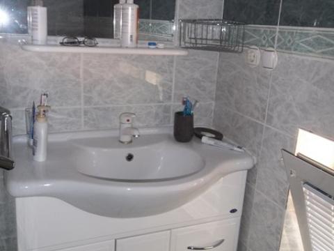 Opatija-privlačna lokacija, veliki dvoetažni stan u vili