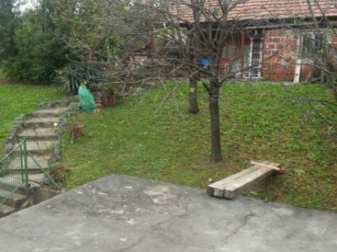 Zagreb: stambeno - poslovna zgrada