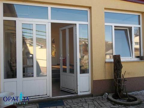 Matulji-kompletno uređena kuća s konobom
