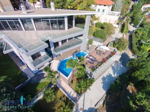 EKSKLUZIVNO!!!OPATIJA - CENTAR , PREKRASNA NOVA VILLA , 150 M OD MORA !!!