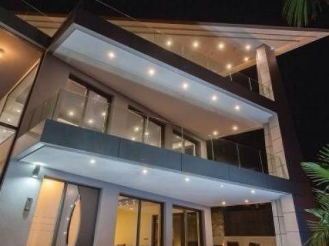 EKSKLUZIVNO!!!OPATIJA - CENTAR , PREKRASNA NOVA VILLA , 150 M OD MORA !!!