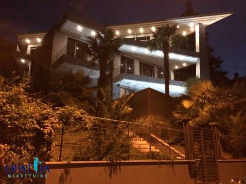 EKSKLUZIVNO!!!OPATIJA - CENTAR , PREKRASNA NOVA VILLA , 150 M OD MORA !!!