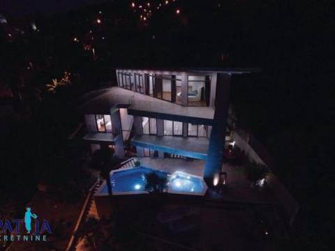 EKSKLUZIVNO!!!OPATIJA - CENTAR , PREKRASNA NOVA VILLA , 150 M OD MORA !!!