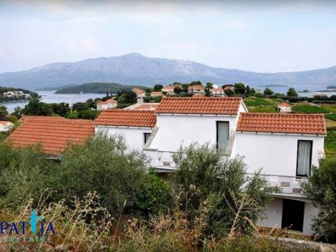 Korčula, Lumbarda kuća sa četiri apartmana