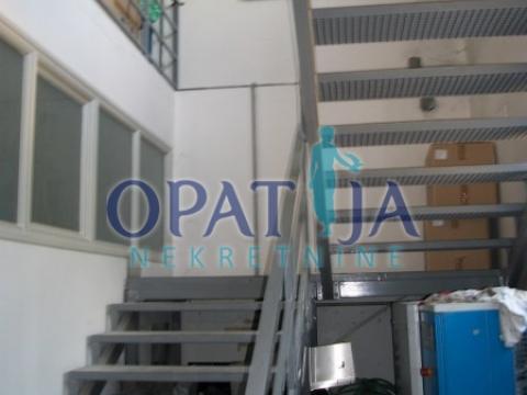 MATULJI-KASTAV-VIŠENAMJENSKI POSLOVNI PROSTOR NA ODLIČNOJ LOKACIJI!!!
