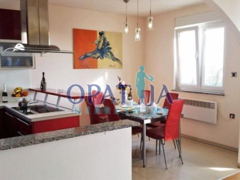 Ičići, 3s+db, lođa, 200 m od mora