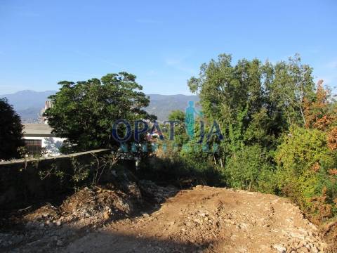 PRILIKA ! Građevinski teren od 1884 m2 u Ćikovićima