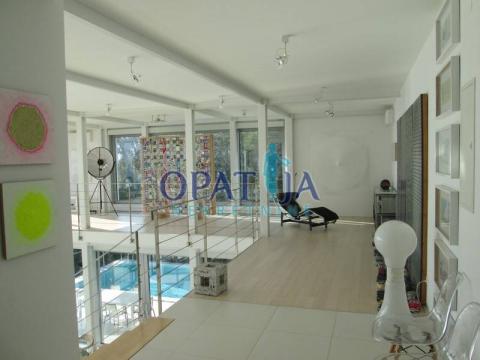 Rijeka, moderna vila I. red do mora, lift, bazen, parking