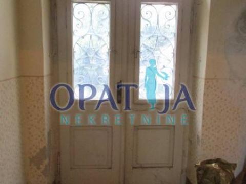 Opatija, strogi centar, prvi kat
