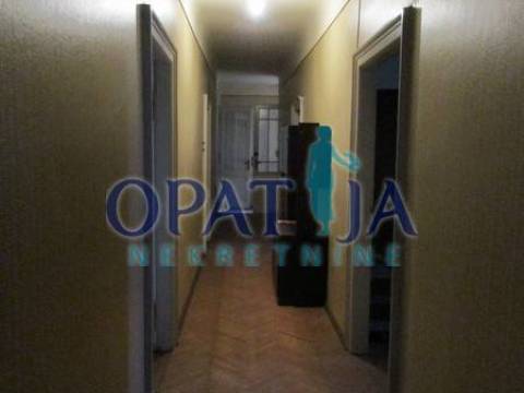 Opatija, strogi centar, prvi kat