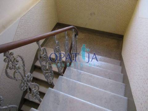 Opatija, strogi centar, prvi kat