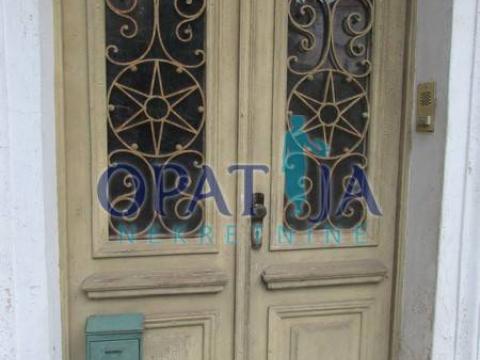 Opatija, strogi centar, prvi kat