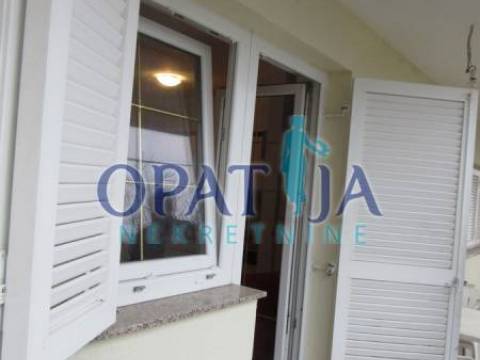 Opatija, kuća sa 4 stana