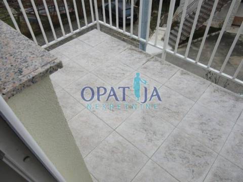 Opatija, kuća sa 4 stana