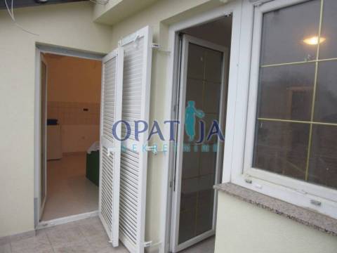 Opatija, kuća sa 4 stana