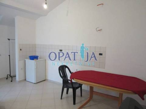 Opatija, kuća sa 4 stana