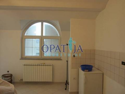 Opatija, kuća sa 4 stana