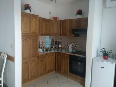 Novi vinodolski kuća sa 4 stana 3 etaže 430m2