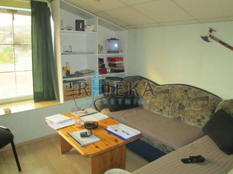 Bribir- hala 148m2 s uredima + predprostor PRILIKA!