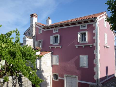 Tinjan, kamena kuća, stara villa