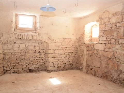 Tinjan, kamena kuća, stara villa