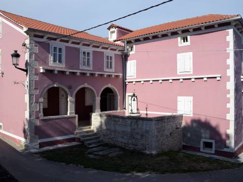 Tinjan, kamena kuća, stara villa