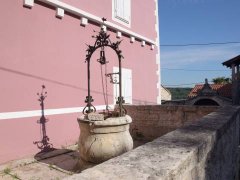 Tinjan, kamena kuća, stara villa