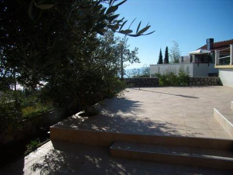Obiteljska villa s bazenom