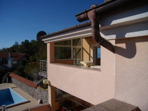 Obiteljska villa s bazenom