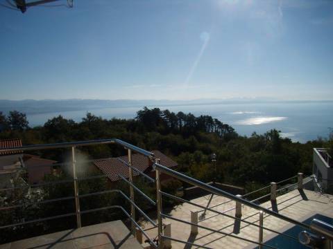 Obiteljska villa s bazenom