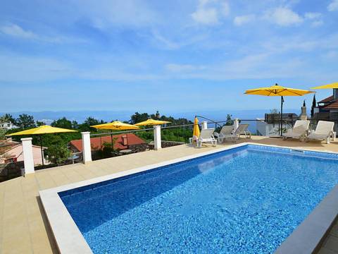 Obiteljska villa s bazenom