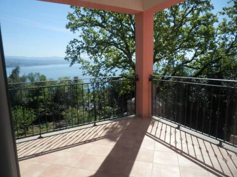Opatija prekrasan prostrani stan 