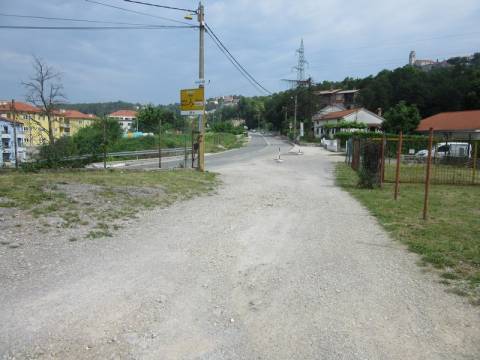 Rijeka okolica -Kastav teren za zgradu sa cca 20 stanova +pp