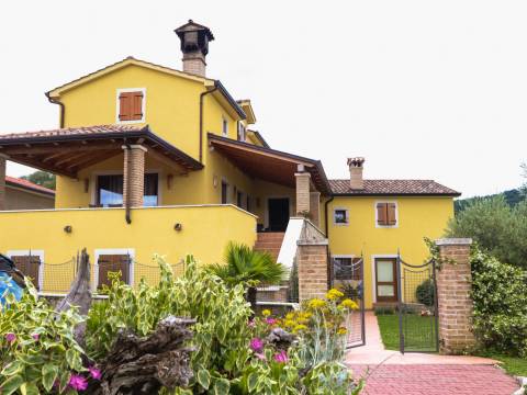 Case Grdoselo, Pazin - Okolica, 400m2