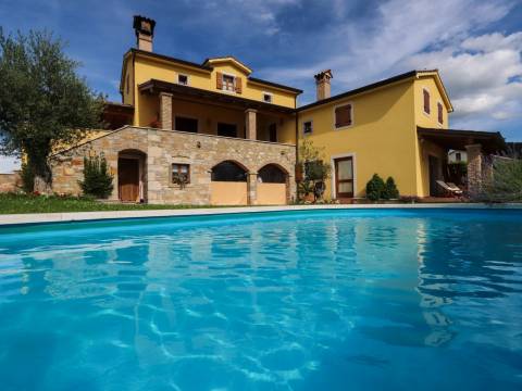 ISTRA-OKOLICA PAZINA!!!PREKRASNA KUĆA-VILLA S BAZENOM NA ODLIČNOJ LOKACIJI!!!