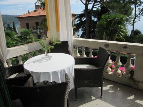 Opatija-Volosko elitna lokacija - gospodski stan u vili do mora