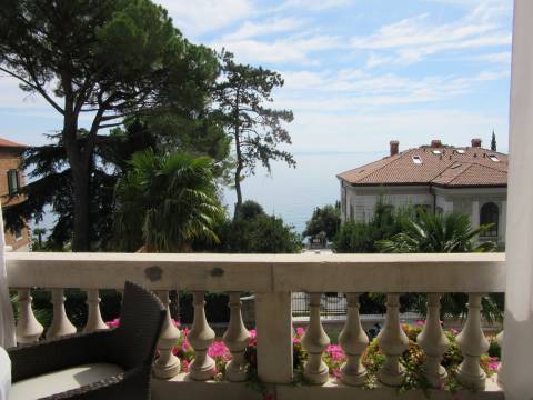 Opatija-Volosko elitna lokacija - gospodski stan u vili do mora