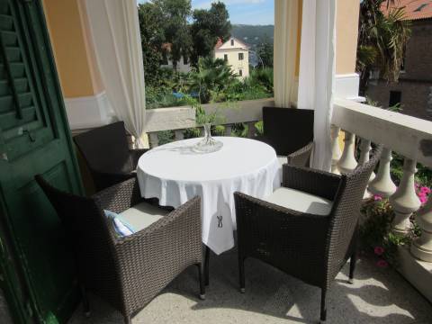Opatija-Volosko elitna lokacija - gospodski stan u vili do mora