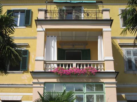 Opatija-Volosko elitna lokacija - gospodski stan u vili do mora