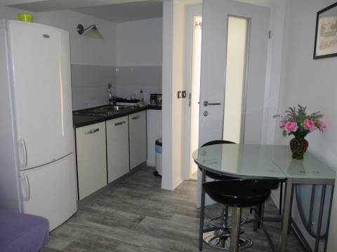 Lijep apartman od 30 m2 s terasom i parkingom