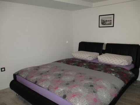 Lijep apartman od 30 m2 s terasom i parkingom