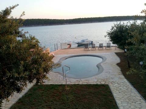 Case Barbat na Rabu, Rab, 3.800m2