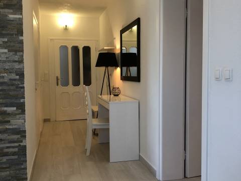 Luksuzna apartmanska kuća s uhodanim poslom. 