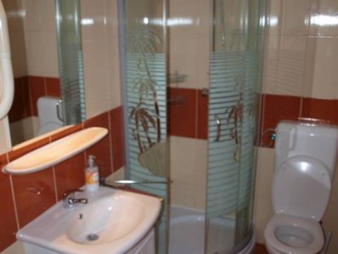 Luksuzna apartmanska kuća s uhodanim poslom. 