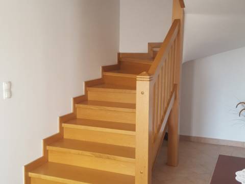 Prekrasna kuća 250m2 Grižane