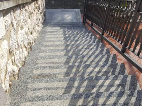 Prekrasna kuća 250m2 Grižane